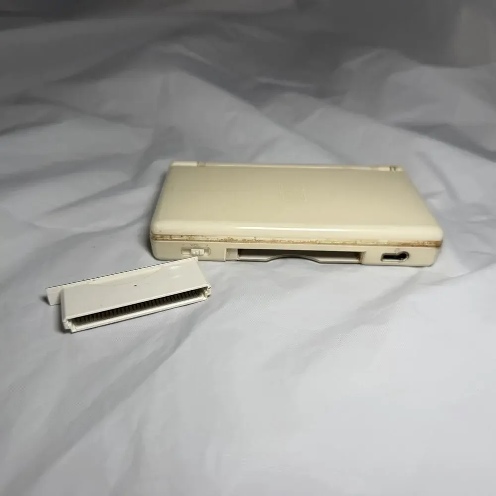 Nintendo DS Lite Console White USG-001 Japanese w New Battery READ DESCRIPTION